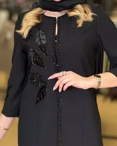 مدل مشکی با جزئیات تیره